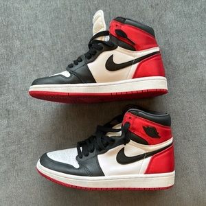 Women’s Air Jordan 1 retro high ‘Satin Black Toe’